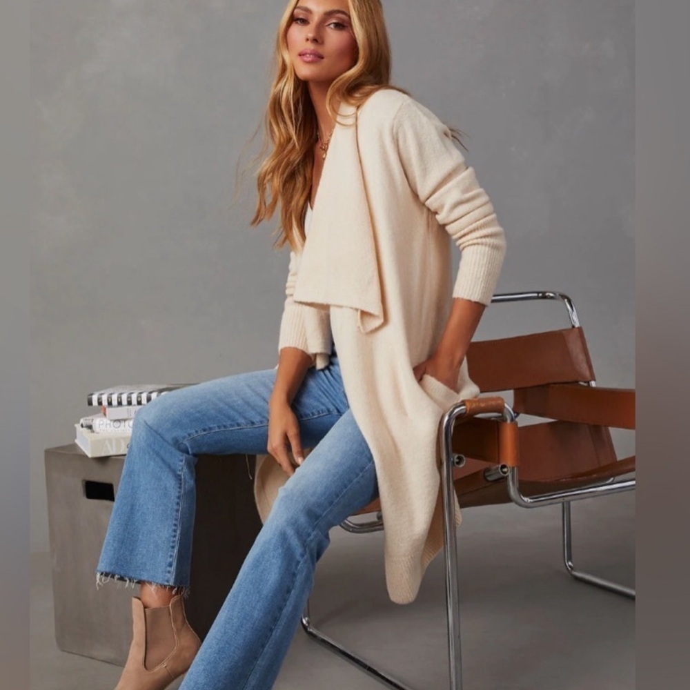 Flawlessss flyaway cardi